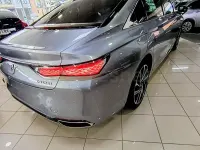Usado DS Automobiles DS9 Rivoli 250 CV (183 kW) 2022 Gris / plata Berlina