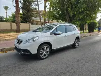 Usado Peugeot 2008 Allure 120 CV (88 kW) 2016 Blanco SUV
