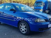 Usado Seat Ibiza Stella 100 CV (73 kW) 2003 Azul Utilitario