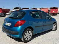Usado Peugeot 207 75 CV (55 kW) 2009 Azul Berlina