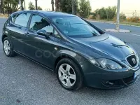 Usado Seat Leon Sport 102 CV (75 kW) 2005 Gris / plata Utilitario