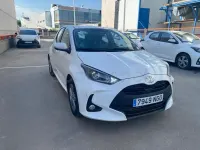 Usado Toyota Yaris Hybrid Active 116 CV (85 kW) 2025 Blanco Berlina