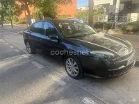 Usado Renault Laguna III Dynamique 110 CV (80 kW) 2011 Gris / plata Berlina