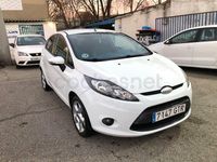 Usado Ford Fiesta Trend 90 CV (66 kW) 2010 Blanco Utilitario