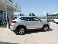 Usado Hyundai Tucson 132 CV (97 kW) 2019 Gris / plata SUV