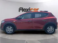 Usado Dacia Sandero Comfort 91 CV (66 kW) 2022 Rojo Berlina