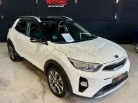 Usado Kia Stonic 120 CV (88 kW) 2018 Blanco SUV
