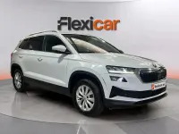 Usado Skoda Karoq Ambition 150 CV (110 kW) 2023 Blanco SUV