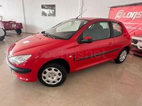 Usado Peugeot 206 75 CV (55 kW) 2004 Rojo Berlina