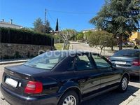 Usado Audi A4 125 CV (91 kW) 1998 Azul Berlina