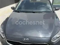 Usado Kia Ceed Launch Edition 136 CV (100 kW) 2018 Gris / plata Utilitario