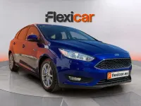 Usado Ford Focus 125 CV (91 kW) 2016 Azul Berlina