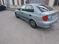 Usado Hyundai Accent GLS 102 CV (75 kW) 2003 Azul Berlina