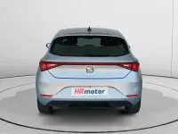 Usado Seat Leon Style 110 CV (80 kW) 2021 Gris Berlina