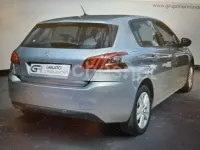 Usado Peugeot 308 Active 100 CV (73 kW) 2020 Gris Berlina