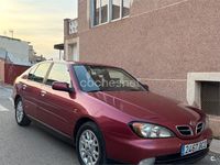Usado Nissan Primera Comfort 90 CV (66 kW) 2000 Granate Familiar
