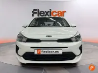 Usado Kia Rio 84 CV (61 kW) 2020 Blanco Berlina