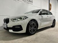 Usado BMW 118 Sport Line 150 CV (110 kW) 2021 Blanco Utilitario