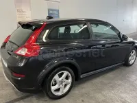 Usado Volvo C30 Momentum 109 CV (80 kW) 2010 Negro Utilitario