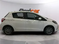 Usado Toyota Yaris Active 111 CV (81 kW) 2018 Blanco Berlina