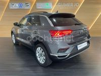 Usado VW T-Roc Advance 115 CV (84 kW) 2021 Gris / plata SUV