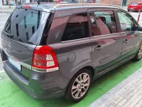 Usado Opel Zafira Cosmo 120 CV (88 kW) 2009 Gris Monovolumen