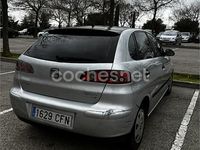 Usado Seat Ibiza Stella 100 CV (73 kW) 2003 Gris / plata Berlina