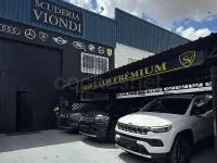 Usado Jeep Compass Limited 190 CV (139 kW) 2023 Gris / plata SUV