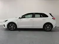 Usado Hyundai i30 120 CV (88 kW) 2022 Blanco Utilitario