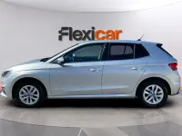 Usado Skoda Fabia Selection 95 CV (69 kW) 2025 Gris Utilitario