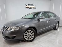 Usado VW Passat Trendline 140 CV (102 kW) 2007 Gris / plata Berlina