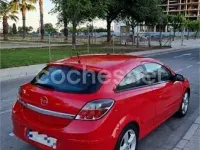 Usado Opel Astra GTC Sport 100 CV (73 kW) 2007 Rojo Berlina