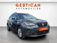 Usado Seat Arona Style 110 CV (80 kW) 2022 Gris / plata SUV