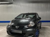 Usado Toyota Aygo Live 68 CV (50 kW) 2011 Azul Utilitario