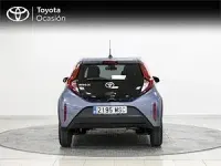 Usado Toyota Aygo Play 72 CV (52 kW) 2024 Gris