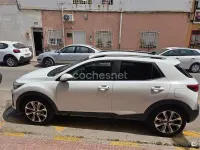 Usado Kia Stonic 115 CV (84 kW) 2020 Blanco SUV