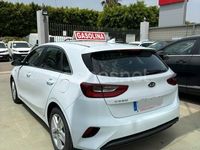Usado Kia Ceed 120 CV (88 kW) 2021 Blanco Utilitario