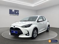 Usado Toyota Yaris Hybrid Active 116 CV (85 kW) 2023 Blanco Berlina