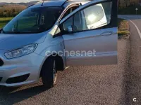 Usado Ford Tourneo Courier Titanium 100 CV (73 kW) 2015 Blanco Monovolumen