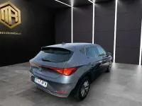 Usado Seat Leon Style 131 CV (96 kW) 2023 Gris Berlina