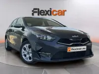 Usado Kia Ceed 120 CV (88 kW) 2023 Gris Utilitario