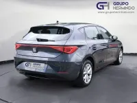 Usado Seat Leon Reference 115 CV (84 kW) 2022 Gris Berlina