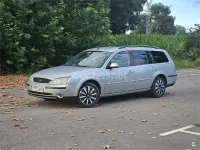 Usado Ford Mondeo Trend 125 CV (91 kW) 2002 Gris / plata Familiar