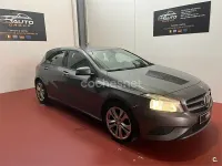 Usado Mercedes A180 Style 109 CV (80 kW) 2015 Gris / plata Berlina