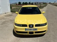 Usado Seat Leon Sport 150 CV (110 kW) 2003 Amarillo Utilitario