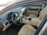Usado Jaguar XF Premium Luxury 190 CV (139 kW) 2014 Beige Berlina