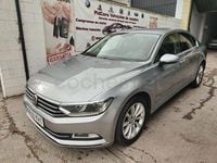 Usado VW Passat Advance 150 CV (110 kW) 2018 Gris / plata Berlina