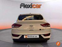 Usado Hyundai i30 120 CV (88 kW) 2018 Blanco Berlina