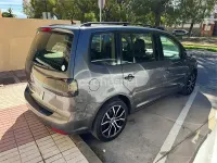 Usado VW Touran Advance 105 CV (77 kW) 2014 Gris / plata Monovolumen