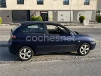 Usado Seat Ibiza Sport 100 CV (73 kW) 2009 Azul Berlina